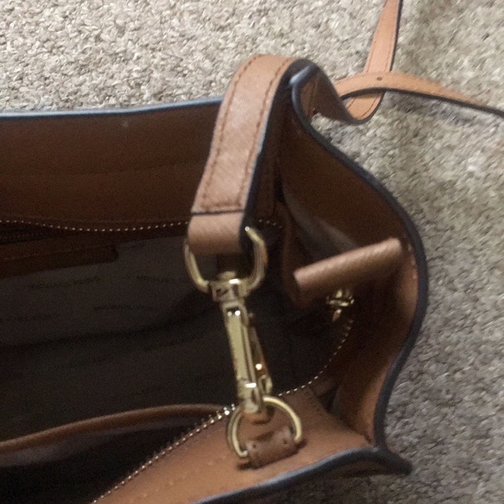 Handbag - Picture 4 of 6